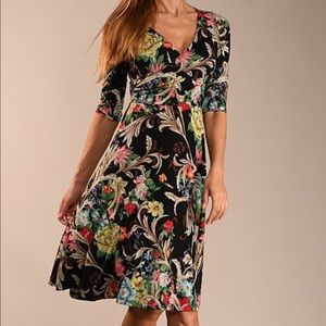 NWT Lbisse Floral V-Neck 3/4 Sleeve Surplice Dress